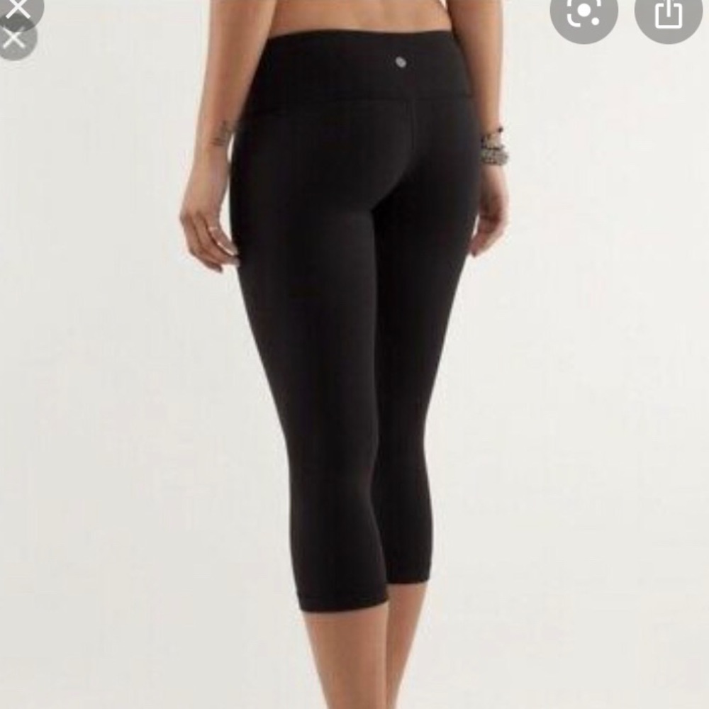 lululemon black wunder under crop leggings